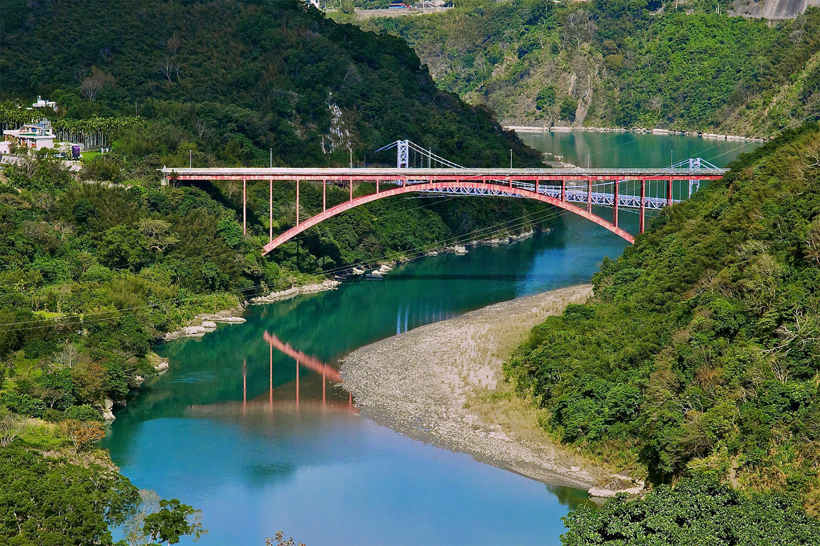 復興區羅浮橋 / 朱芳慶拍攝 復興區羅浮橋 / 朱芳慶拍攝